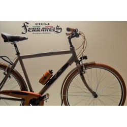 Bici trekking 28 nero uomo 6v personalizzabile